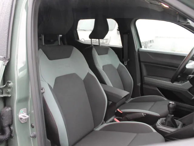 Dacia Duster Eco-G 120 extreme | Winter Pack | Around Viewmonitor | Apple CarPlay & Android Auto | DEMO VRAAG NAAR DE BESCHIKBAARHEID