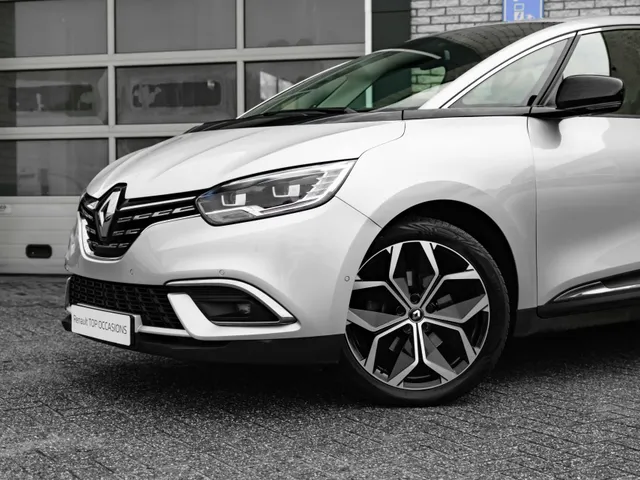 Renault Grand Scénic 1.3 TCe Techno 7p. | 7-persoons | navigatie | all season banden