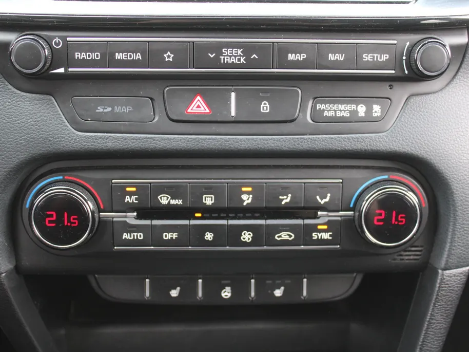 Kia Ceed 1.4 T-GDi DynamicPlusLine | 17 inch | Navi | Camera | Trekhaak | Stoel- Stuurverwarming |