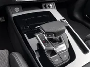 Audi Q5 50 TFSIe 299PK S-tronic S Line · Panoramadak · Camera ·  Luchtvering · Apple/Android Car Play · Keyless · 20'' Inch · Garantie t/m 28-05-2028 of 80000km.