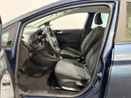 Ford Fiesta 85PK Trend | 1e eigenaar | Navi | Cruise Control | Airco | DAB | Apple CarPlay/Android Auto | Parkeersensoren | Elektrische Ramen & Spiegels | Licht Sensor |