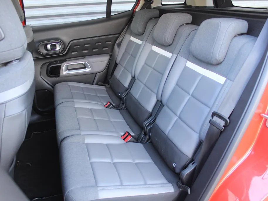 Citroën C5 Aircross 1.6 PureTech Shine | 180PK | Panoramadak | 360° Camera | Dodehoek detectie | Stoelverwarming | Elek. stoelverstelling + achterklep | 19' LM |
