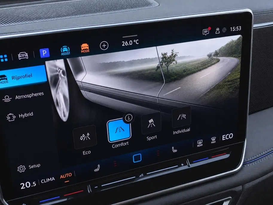 Volkswagen Tiguan 1.5eHybrid 200kW/272PK R-Line · Panoramadak · Trekhaak · 360°Camera + Parkeersensoren · Garantie t/m 20-07-2030 of 100000km.