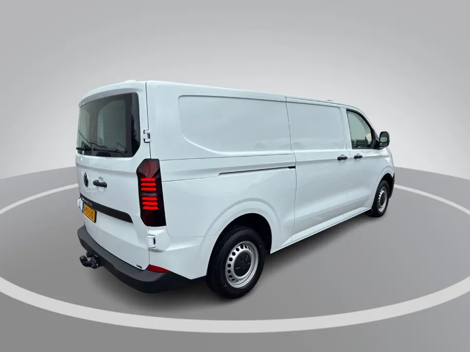 Volkswagen Bedrijfswagens Transporter 2.0TDi 110pk Bestelwagen L2 · Apple Carplay / Android Auto · Schuifdeur links en rechts · Trekhaak · Bijrijdersbank ·