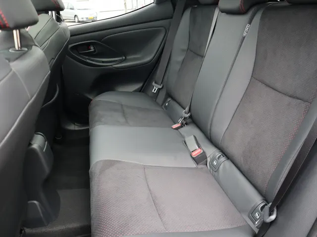 Toyota Yaris 1.5 Hybrid 130 GR Sport | Plus Pack | Panoramadak