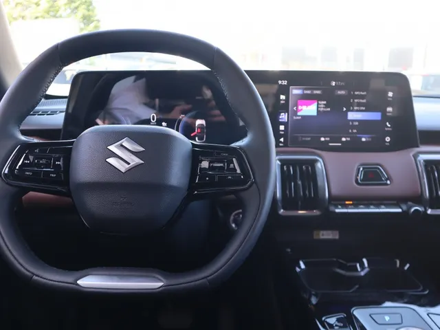 Suzuki e Vitara Style 61 kWh