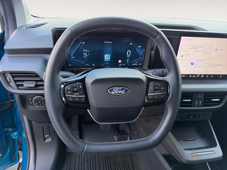 Ford E-Transit Cour. Limited 44 kWh | 1e eigenaar | Automaat | Trekhaak | Adapt. Cruise control | BLIS | Winter pack | Parkeersensoren voor en achter | Achteruitrijcamera | Navigatie | Apple carplay & Android auto | Fabrieksgarantie |