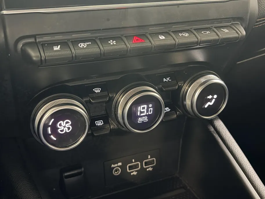 Renault Captur 130PK TCe Initiale Paris Automaat | 360 Camera | Cruise Control Adaptief | Parkeersensoren | Stoel & Stuurwiel Verwarming | Climate Control | Licht & Regen Sensor | Dodehoek Detectie |