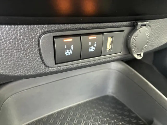 Toyota Aygo X 1.0 VVT-i first Edition | Stoelverwarming | Apple Car-Play