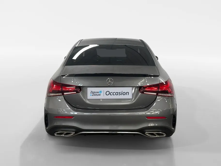 Mercedes-Benz A-Klasse 200 Launch Edition Premium AUTOMAAT AMBIENT LIGHT NAVI AIRCO CAMERA CRUISE CONTROLE AMBIANCE VERLICHTING APPLE CARPLAY ANDRIOD AUTO AMG PAKKET ZEER MOOIE AUTO