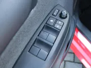 Toyota Yaris 1.5 Hybrid Launch Edition | 17' LM | Clima | Cruise adapt.| PDC V+A | Camera | HUD | Keyless | Navi | 1e eigenaar |