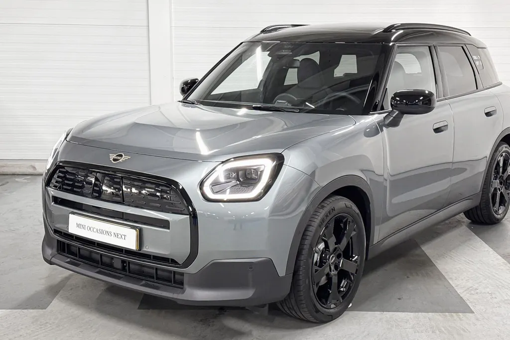 MINI Countryman Electric E John Cooper Works M