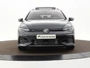 Volkswagen Golf variant R-Line Edition 1.5 eTSI 150 pk 7 versn. DSG · Assistance Pakket Plus · Panoramaschuif-kanteldak · Trekhaak inklapbaar, met elektrische ontgrendeling · Prijs is inclusief inruilpremie · MEGA SALE