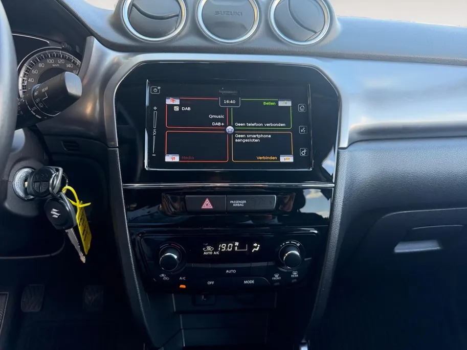 Suzuki Vitara 1.4 Boosterjet Select Smart Hybrid NL AUTO! | HOGE ZIT | TREKHAAK | GRATIS WINTERBANDEN | CARPLAY! | GARANTIE TOT 4-2034 *|
