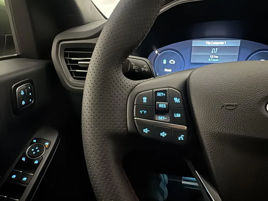 Ford Kuga 2.5 PHEV ST-Line X DIT IS EEN VOORRAADAUTO! | Elektrisch Wegklapbare Trekhaak | Winter Pack |