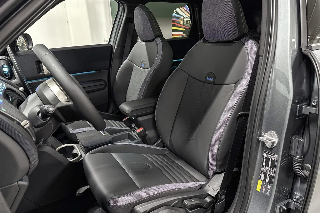 MINI Countryman Electric E John Cooper Works M