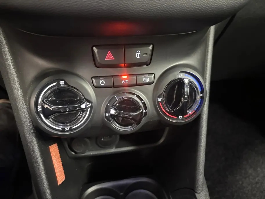 Peugeot 208 1.2 PureTech Active AIRCO CRUISE CONTROLE PARKEERSENSOREN LM VELGEN 5 DEURS BLUETOOTH ZEER MOOIE AUTO 12 MAANDEN GARANTIE