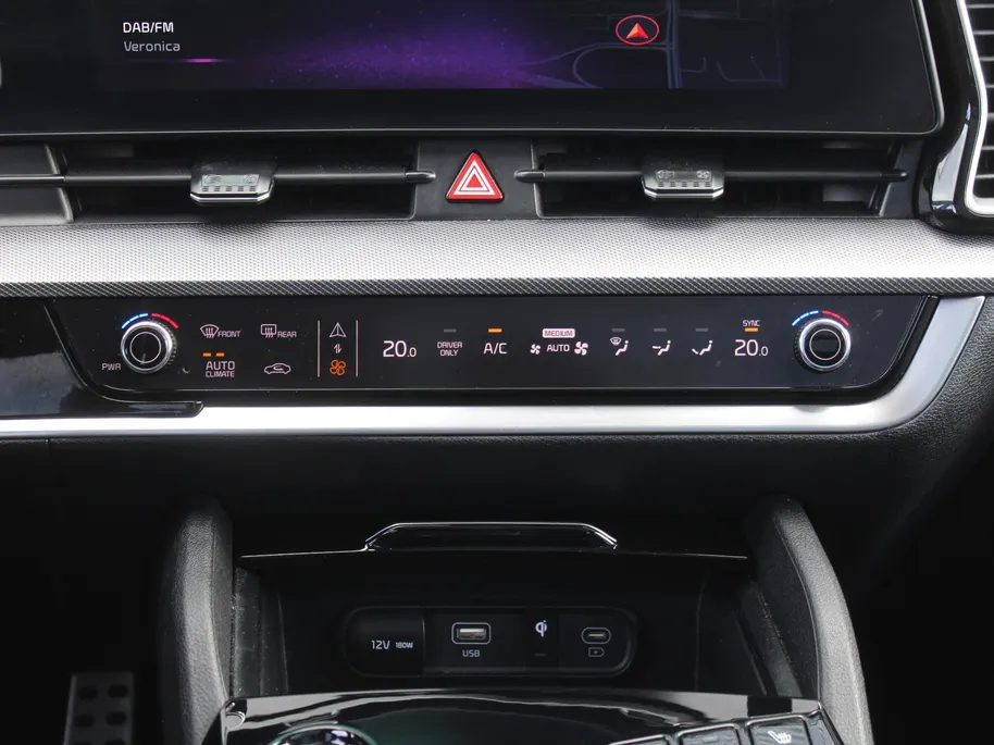 Kia Sportage 1.6 T-GDi Hybrid GT-Line | Stuur-/stoelverwarming | Elek. stoelverstelling + achterklep | Schuifdak | 18' LM | Cruise adapt. | Camera |