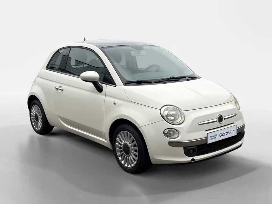 Fiat 500 1.2 Lounge airco , lm velgen , panoramadak , tel , usb , el ramen en spiegels .
