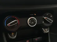 Kia Picanto 1.0 DPI DynamicPlusLine | Achteruitrijcamera | LED verlichting | Navi | Cruise control | Apple/Android Carplay | Parkeersensoren achter | LMV | Privacy glass