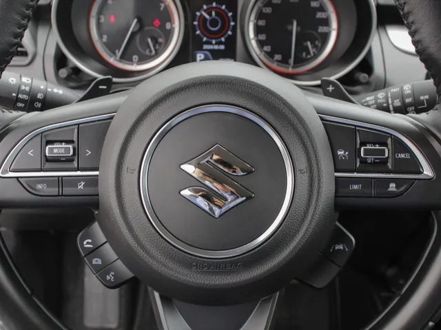 Suzuki Swift 1.2 Style Smart Hybrid Automaat | Navi | Adap. Cruise | Clima | Camera | Lm-Velgen