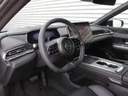Mazda 6 6e Takumi Long Range 80 kWh | Stuur-/stoelverwarming + ventilatie | 360 camera | Pano dak | Zwart leer | 19' LM | HUD | LED | Elek. stoelverst. |
