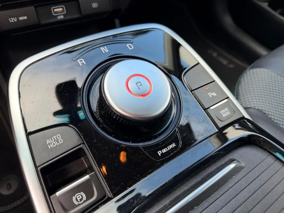 Kia e-Niro DynamicLine 64 kWh | Zeer nette auto | SoH 100% | Navigatie | Apple CarPlay & Android Auto | Achteruitrijcamera |