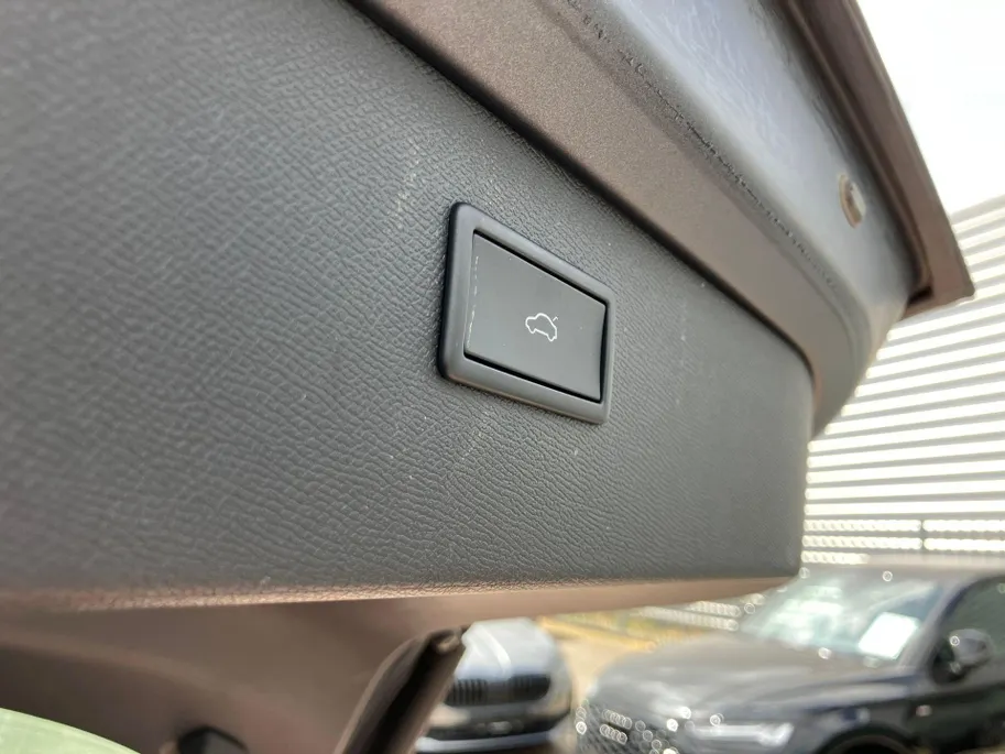 CUPRA Formentor 1.4 e-Hybrid/245PK VZ Panoramadak ·  Navigatie · 360°Camera + Parkeersensoren ·