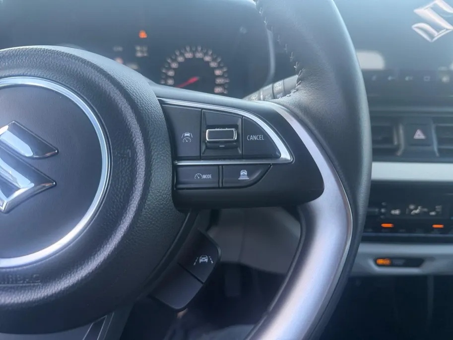 Suzuki Swift 1.2 Select Smart Hybrid Automaat | Navigatie | Apple Carplay/Android auto | Stoelverwarming | Camera | DAB | Adaptief Cruise Control | Airco