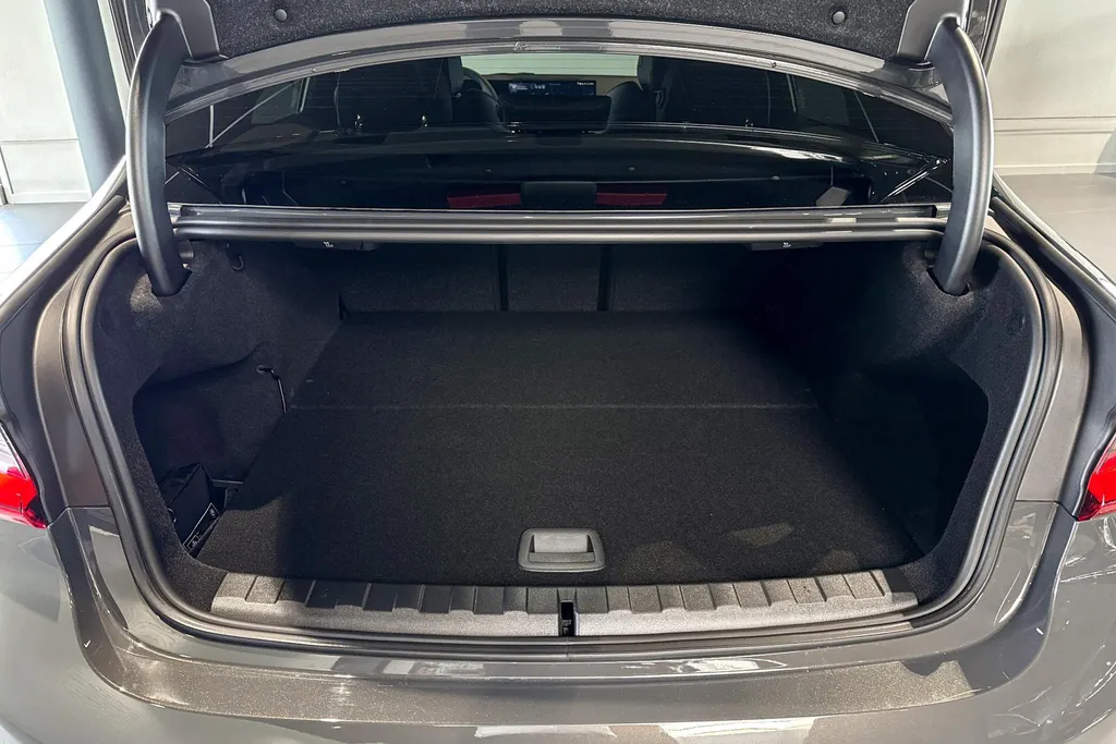 BMW 3 Serie Sedan 330e M Sport Edition