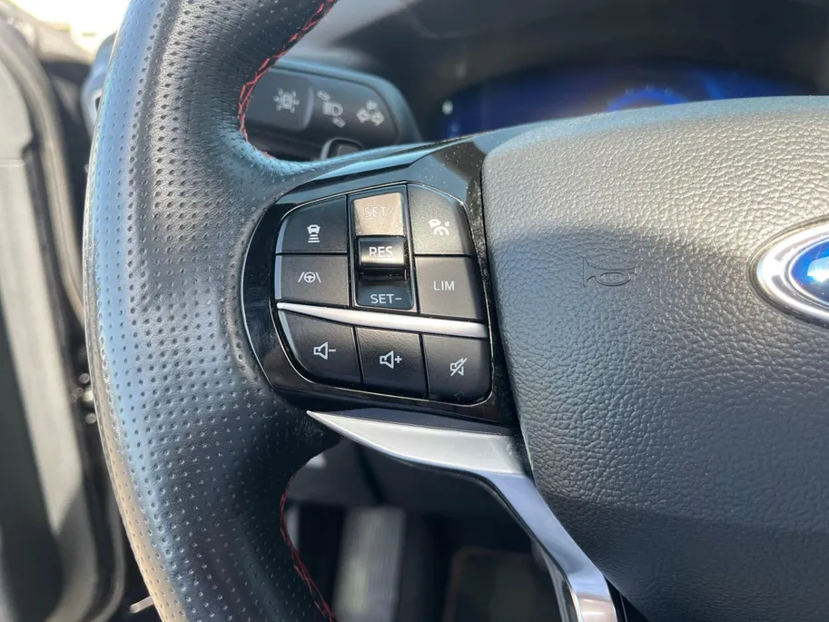 Ford Explorer 3.0 V6 EcoBoost PHEV ST-Line 7p. | Dealer Onderhouden | Panoramadak | 360 Graden Camera | All Season Banden | Elektrische Achterklep | Adapt. Cruise Control | BLISS | Winterpakket | Navigatie |