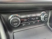 Mercedes-Benz GLA 180 Business Solution AMG AUTOMAAT | Trekhaak | Cruise | Panorama Schuif/kantel Dak | Navigatie | Camera | AMG-styling