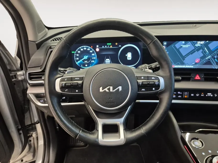 Kia Sportage 1.6 T-GDi Hybrid DynamicPlusLine | Cruise Control | Climate Control | Elektrisch Verstelbare Stoelen | Panoramadak | Camera | Navigatie | Stoelverwarming | Stuurverwarming |