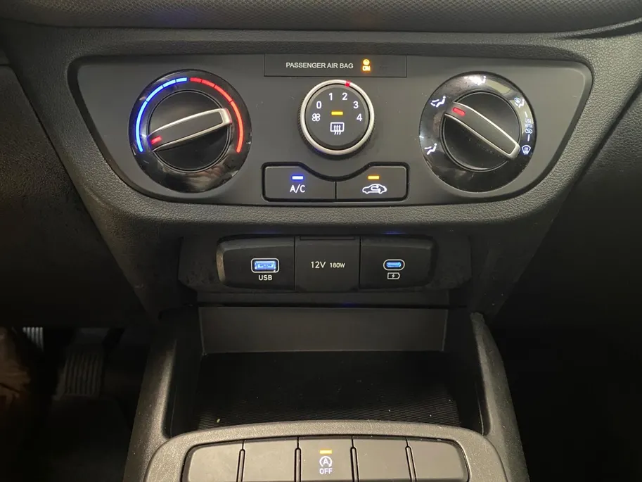 Hyundai i10 1.0 COMFORT SMART | NAVI | CAMERA | NL-AUTO |