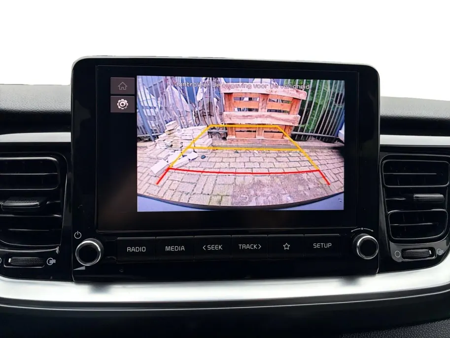 Kia Stonic 1.0 T-GDi MHEV DynamicLine | Camera | Parkeersensoren achter | Apple/Android Carplay | Climate & cruise control | LM velgen | NAP