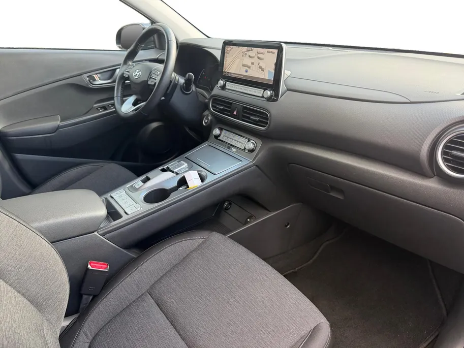 Hyundai Kona EV Fashion Design 39 kWh | Zeer nette auto | Dealer onderhouden | SOH 89,7% | Zeer compleet | Stoel & stuurverwarming | Apple Carplay / Android Auto |