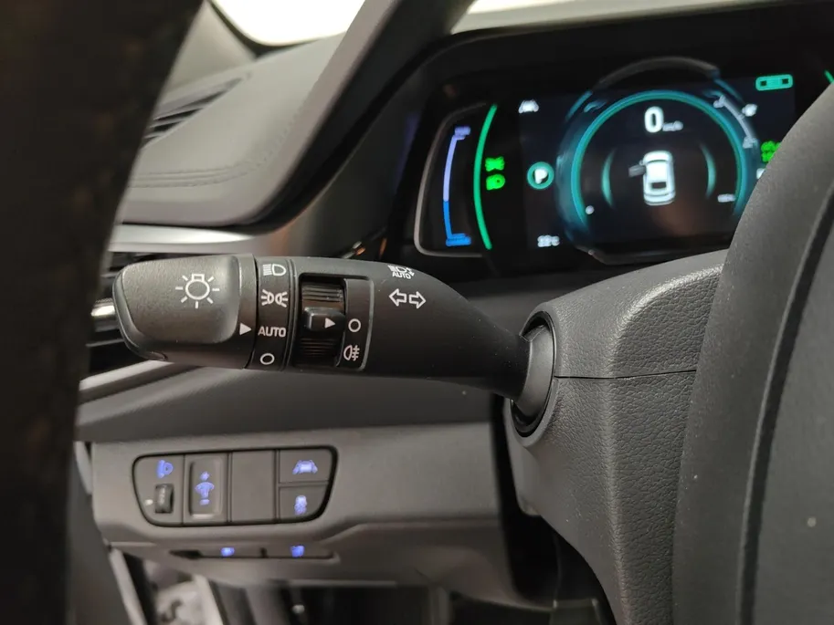 Hyundai IONIQ Comfort EV 38 kWh AUTOMAAT NAVI AIRCO CAMERA CRUISE CONTROLE STOELVERWARMING STUURVERWARMING APPLE CARPLAY ANDROID AUTO ZEER MOOIE AUTO