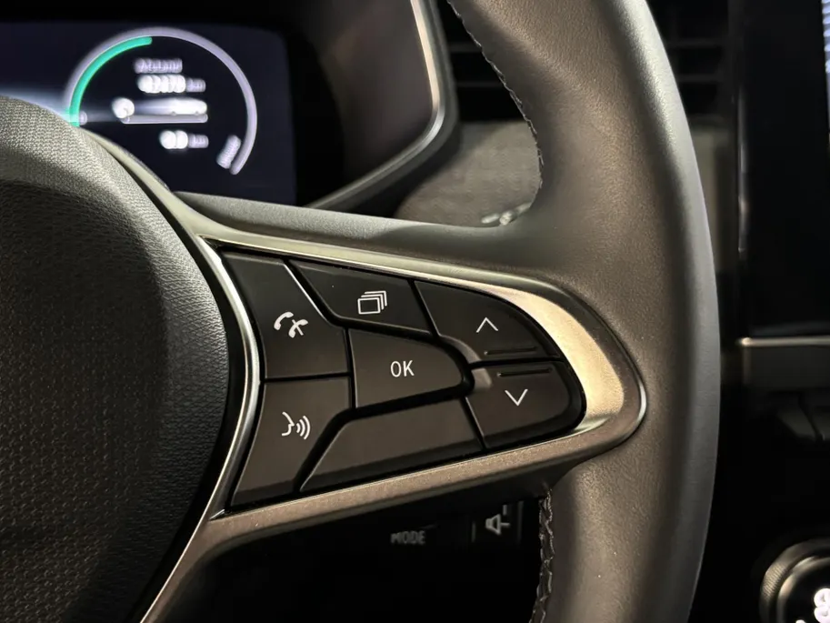 Renault Clio 145PK E-Tech Full Hybrid Techno Automaat Automaat | Digital Cockpit | 9,3'' Navi | Climate Control | Apple CarPlay/Android Auto | Camera | Cruise Control | Armsteun | Lichtmetalen Velgen