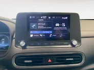Hyundai Kona EV | 64 KWH | COMFORT | APPLE CARPLAY | CAMERA | DEALERONDERHOUDEN |