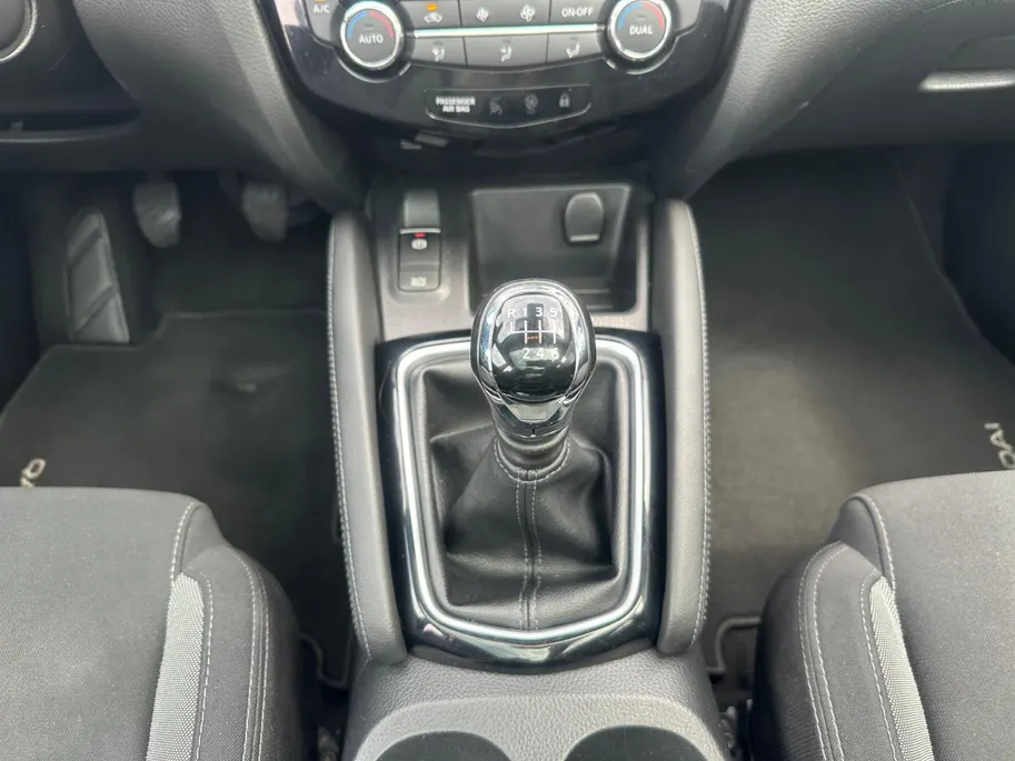Nissan QASHQAI 1.2 N-Connecta | Navi | Climate | Cruise | Panodak | Trekhaak |