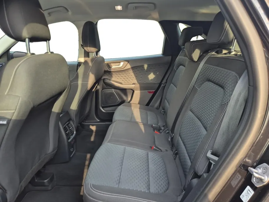 Ford Kuga 1.5 EcoBoost Titanium X | Bluetooth | Cruise Control | Climate Control | Stoelverwarming Voor en Achter | Trekhaak | LM Velgen | Parkeersensoren |
