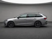 Škoda Octavia Combi 1.4 TSI 245pk DSG RS iV PHEV Business · Trekhaak wegklapbaar · Camera  · Navigatie · Stoel-& Stuur- en achterbankverwarming · 18'' Inch ·