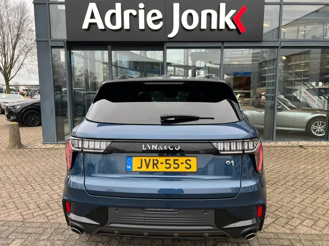 Lynk & Co 01 1.5 AUTOMAAT | 360 CAMERA | PANORAMA DAK | EL A. KLEP | ADAPTIVE CRUISE | ZWARTE HEMEL | ROLHOES |