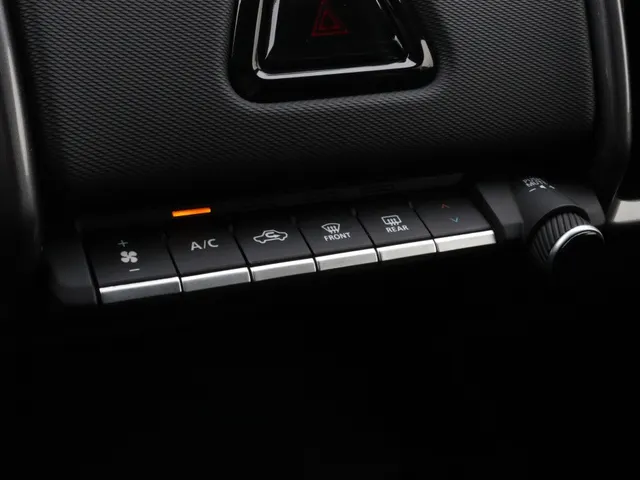 Toyota Urban Cruiser Dynamic 61 kWh | Stoel/Stuur Verwarming | Carplay |
