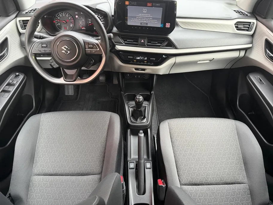 Suzuki Swift 1.2 Select Smart Hybrid 82PK | All Season banden | Navigatie | Climate Control | Adaptive Cruise Control | Achteruitrijcamera | Parkeersensoren achter | Stoelverwarming |