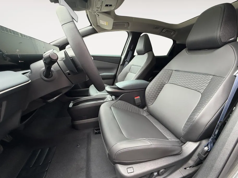 Nissan Leaf Evolve 52 kWh | NISSAN MORE 10 JAAR GARANTIE| 451 KM WLTP | 2500 EURO INRUILPREMIE | SNEL RIJDEN | BOSE | RONDOM CAMERA | CARPLAY |