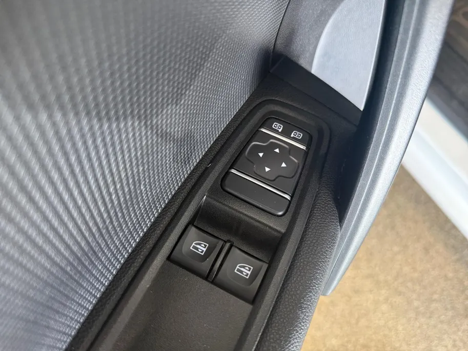 Renault Kangoo 1.5 Blue dCi 95 Comfort L1 *Navi(Carplay)+Camera*Climate*Parkeersensoren*Betimmerd laadruimte!