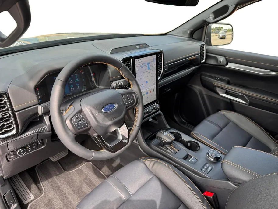 RANGER Ranger Wildtrak Double Cab 2.3 PHEV 205 kW/278 pk Automaat | Uit Voorraad Leverbaar | Prijs inclusief BPM & Kosten rijklaar maken | 5 persoons | GRIJS kenteken** | Elektrische Rollertop | Trekhaak | Adaptive Cruise control