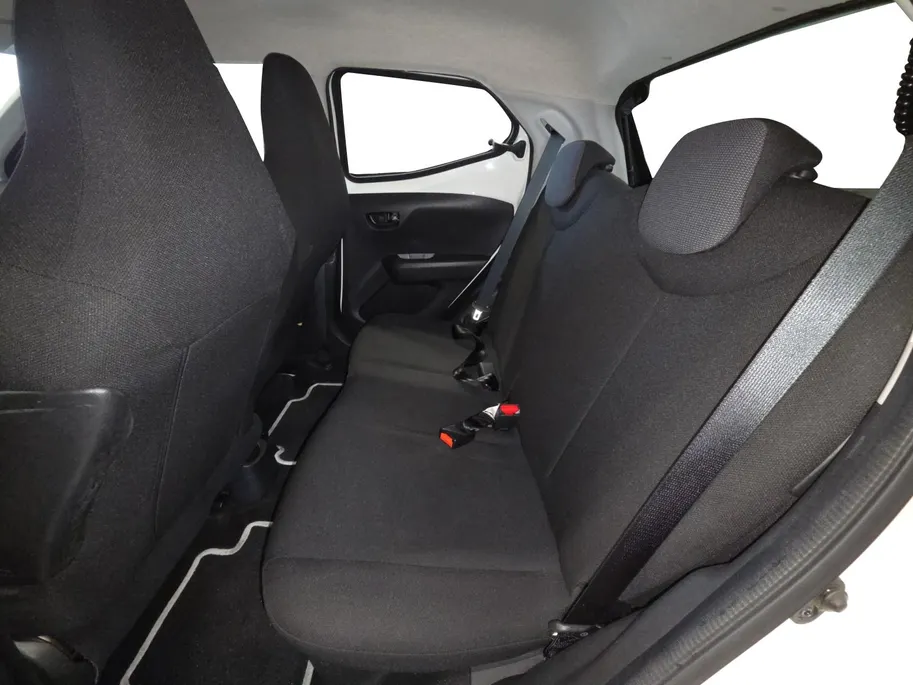 Toyota Aygo 1.0 VVT-i x | Unieke Kilometerstand | 12 maanden BOVAG Garantie | NAP