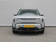 Kia EV2 Plus 42.2 kWh | Dodehoek detectie | Clima | 18'' LM Velgen | Stuur-/stoelverwarming | All seasons | Camera | Keyless | Telefoonlader | Navi |